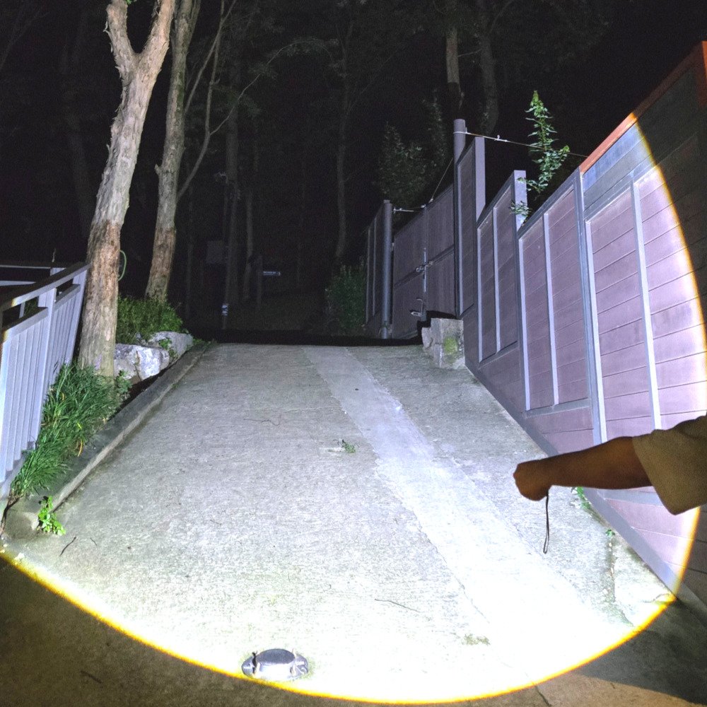 라이트팩토리 손전등 휴대용 고휘도 후레쉬 캠핑 랜턴 자전거 손전등 해루질 LED 충전식 상세 이미지 2